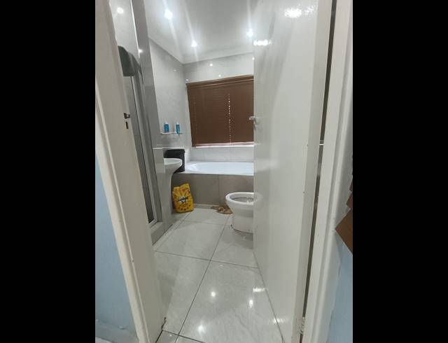 4 BEDROOM FREEHOLD FOR SALE IN GLENMORE